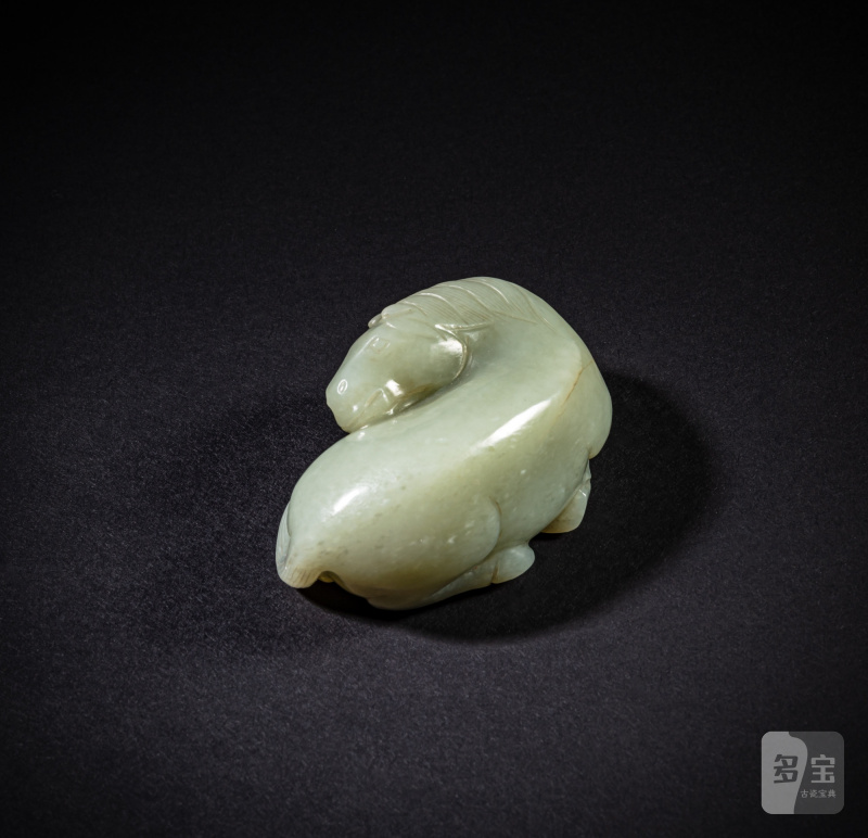 清十九 / 二十世紀 青白玉雕臥馬